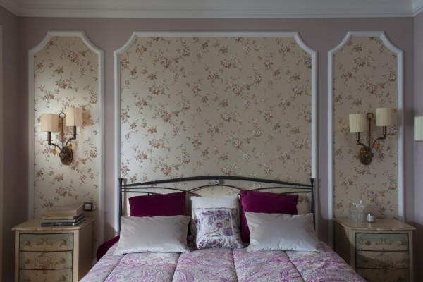 How to choose wallpaper in the bedroom by style