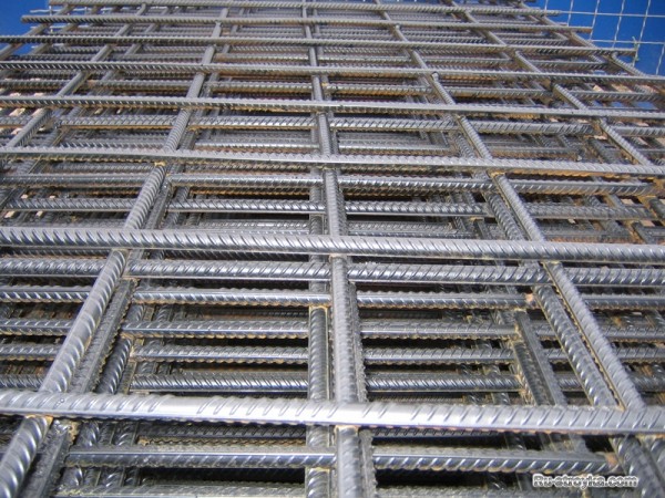 Large mesh welded mesh made from durable hardened reinforcement