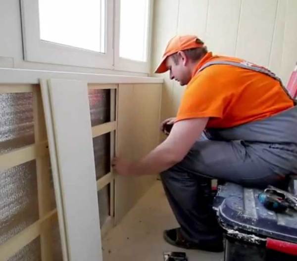 Lining the loggia inside