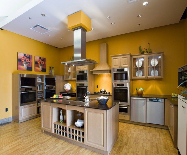 Colored kitchen in orange tones