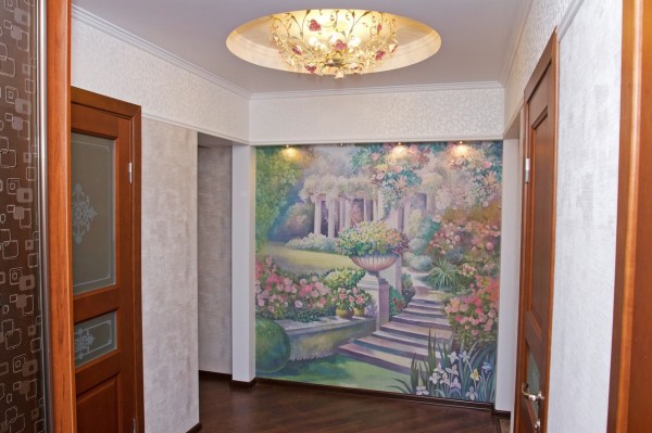 Options for decorating the walls of the hallway with the help of photowall-paper with the image of a summer multi-colored garden, they will bring a good mood even in winter frosty days