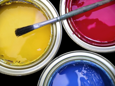 Alkyd paint also has very bright and saturated colors and shades.