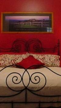 Red bedroom for romantics