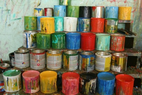 Exterior oil paint for bricks is very stable and has very saturated colors, although it is not considered an environmentally friendly finishing material.