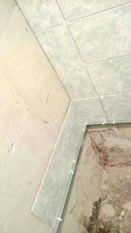 How to lay tiles on the wall