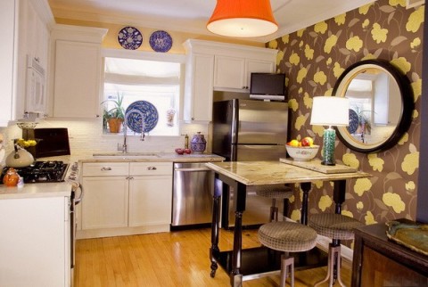 Large drawing of wallpaper in the interior of the kitchen