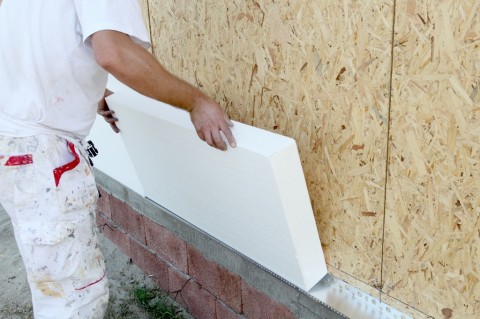 Different types of insulation are fixed in various ways.