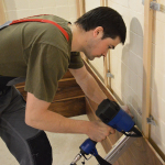 Installation of panels on the crate