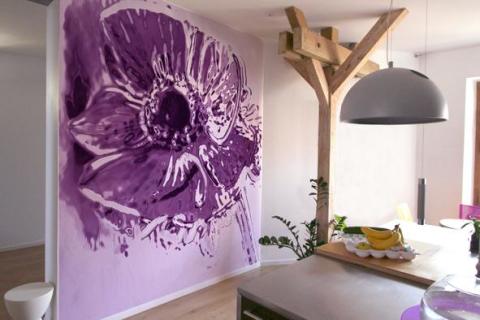 Acrylic paint in the design of the room