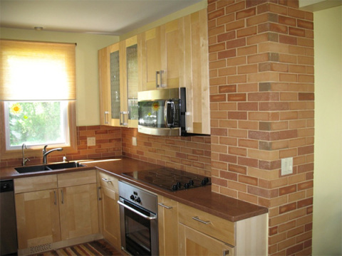 Finishing the working part of the kitchen under a brick