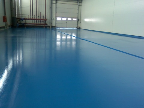 Floor coating with polyurethane paint