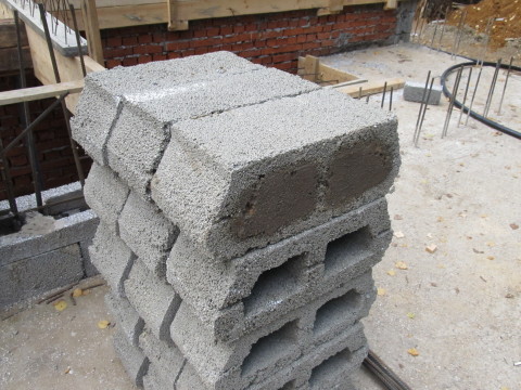 Elements for floor assembly made of polystyrene concrete