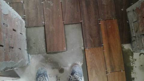 Wall and floor tiles: layout