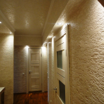 Ceiling and walls in the corridor in the same color scheme