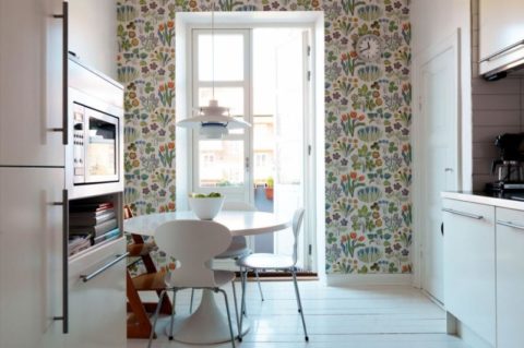 Accent wall in the kitchen, papered with vinyl wallpaper