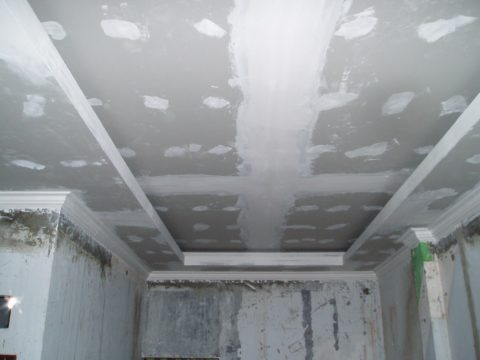 Gypsum ceiling after sealing joints and screws