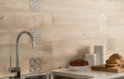 Ceramic wall tile