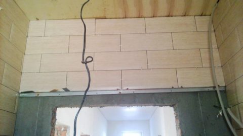 Tiling bathroom walls