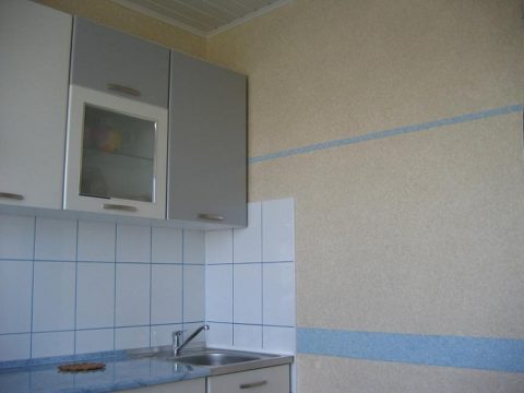 Liquid wallpaper in the area of ​​the working area of ​​the kitchen