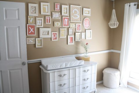 Wall decoration with decorative frames