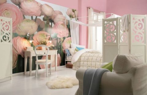 Flowers on murals are a universal option for a bedroom