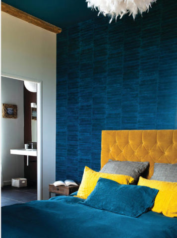 Velor textile wallpaper