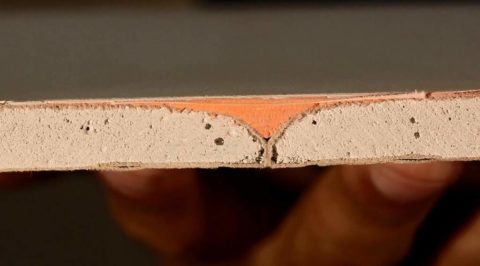 Seam between factory edges: the surface is flush with the GKL surface