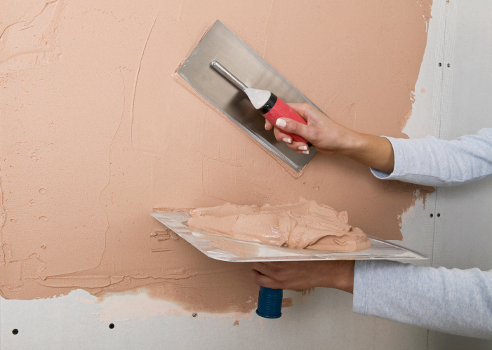 How to put putty on the wall