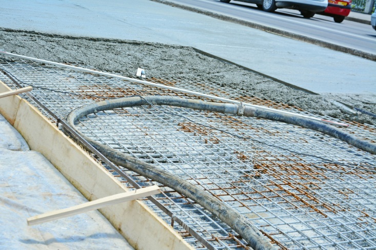 Do-it-yourself floating floor screed